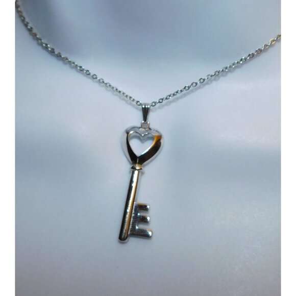 Accents By Hallmark Heart Key Silver tone Necklace - Picture 5 of 5